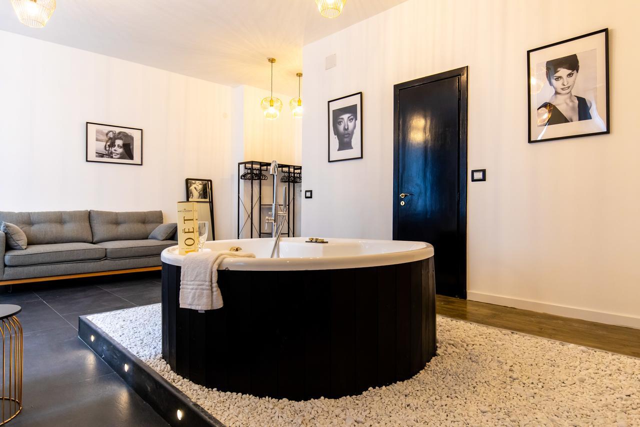 Muni Boutique Flat By Babylon Stay Naples Exterior photo
